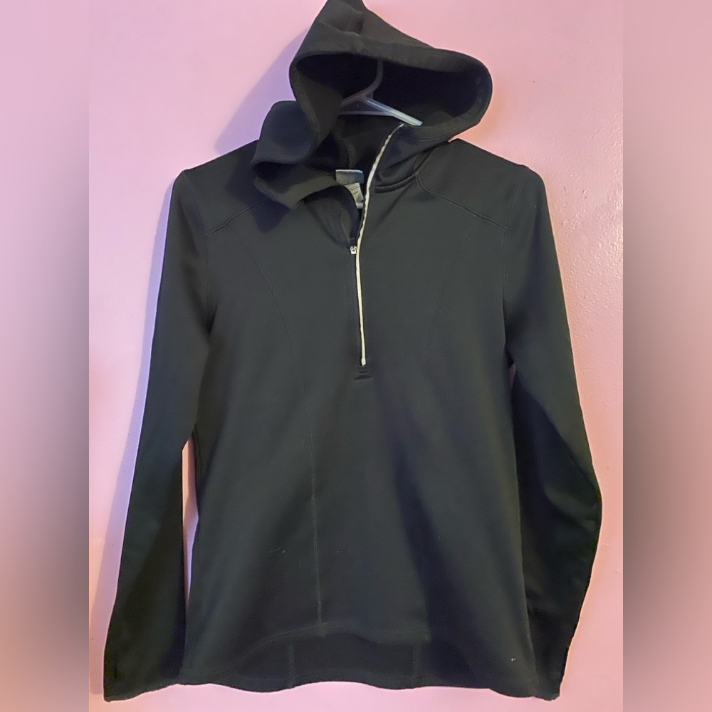 Ladies Workout Half Zip Hoodie. Semi Fitted
Wind Resistant.